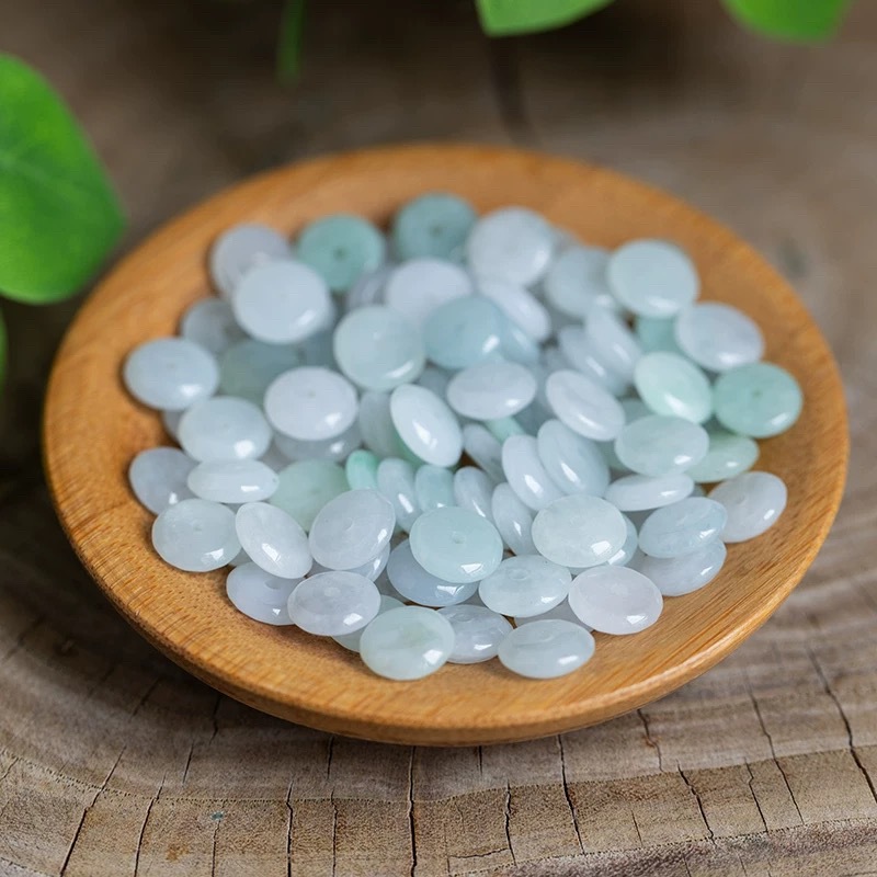 Women'S Fashion - 10pcs Natural Emerald White Jade Ping