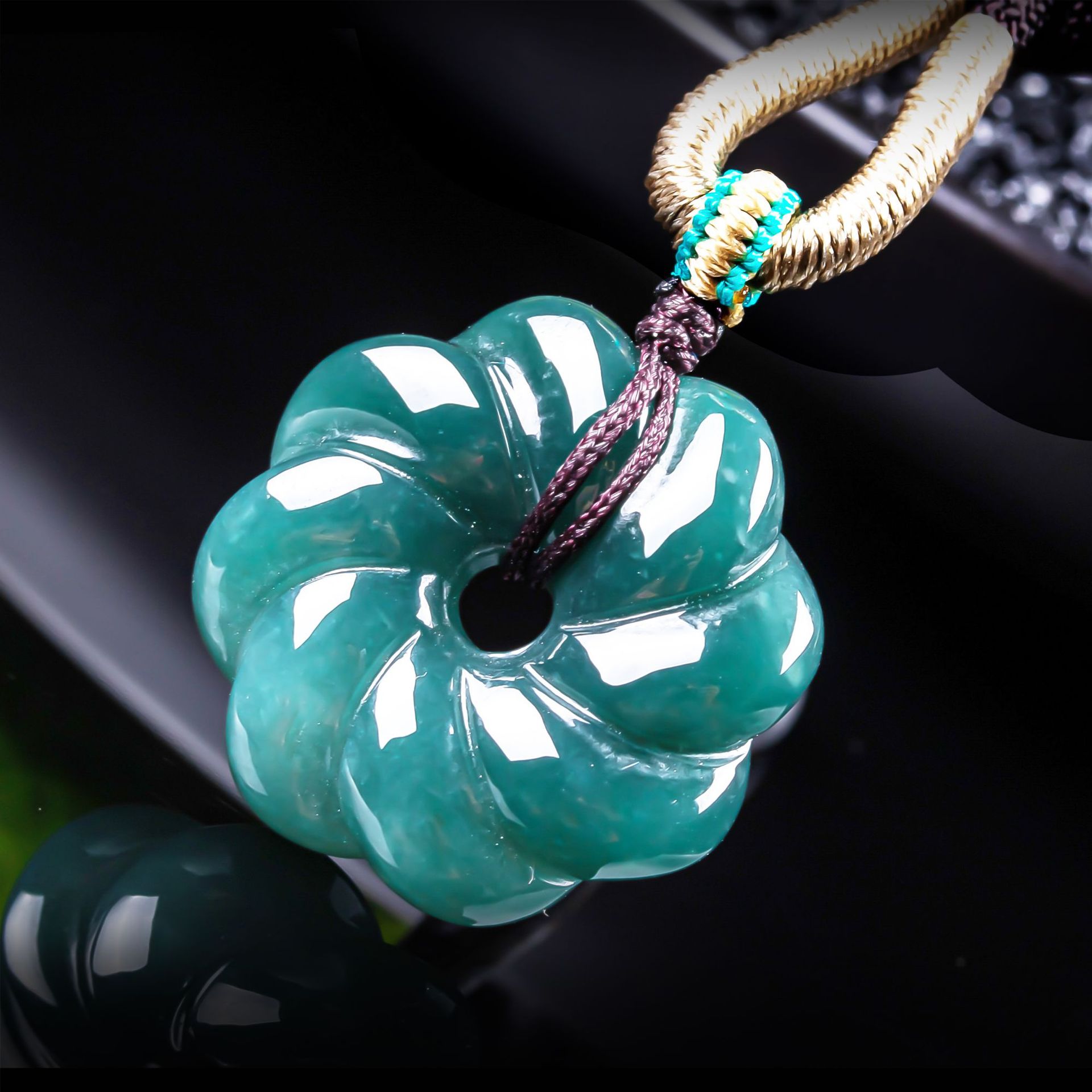 Natural Burmese Jadeite Flower - Women'S Fashion 评论和价格
